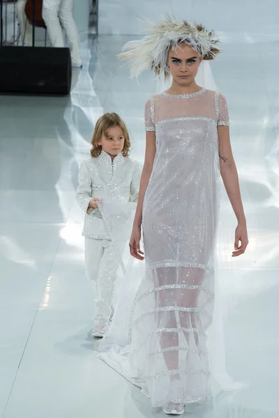 Look 64